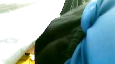 Et par videoer, hvor de skide i deres køkken